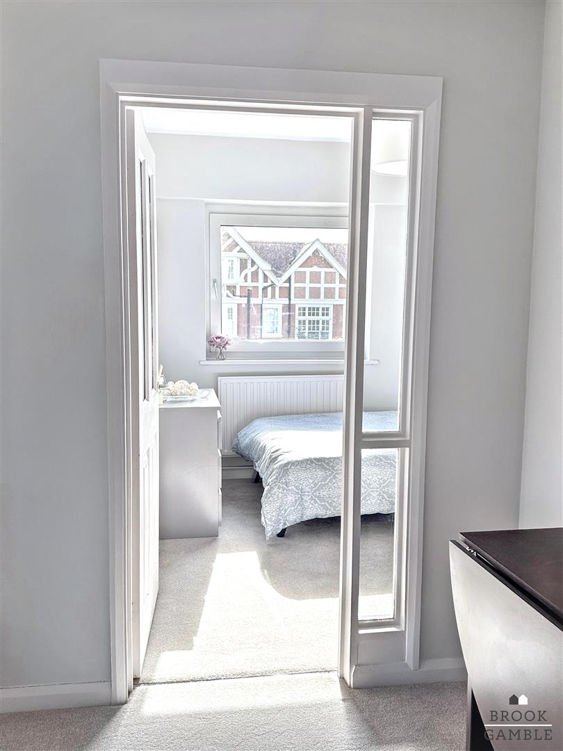 1 Bedroom Flat - Purpose Built. Buxton Road in Eastbourne,  7